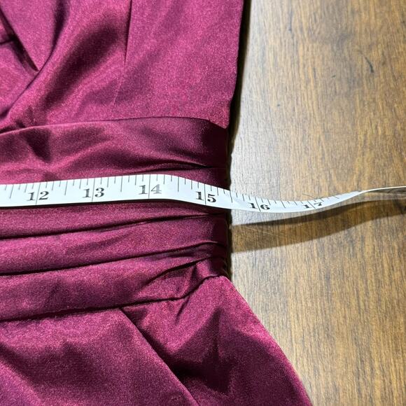 DAVID'S BRIDAL Dress 8‎ Sangria Y-Neck Charmeuse Bubble Hem Formal Wedding - Picture 8 of 13